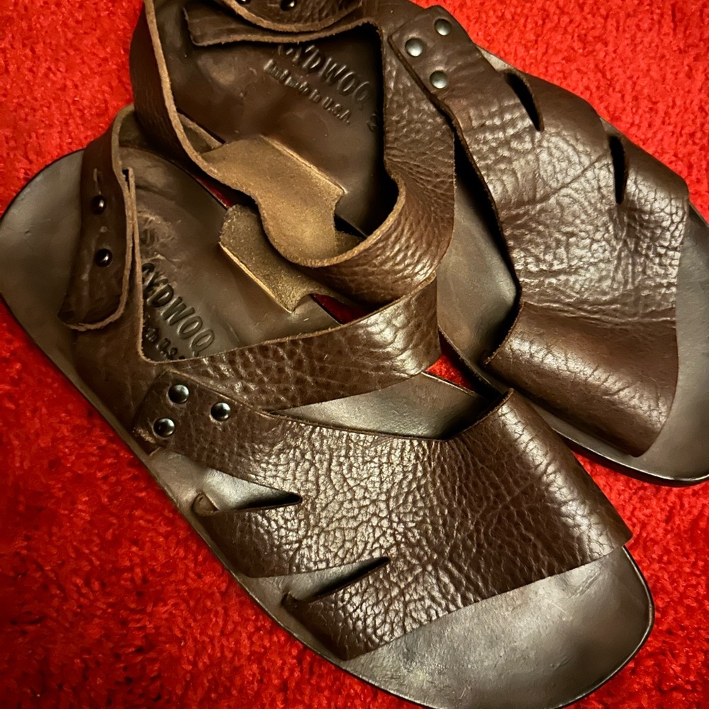 Hornet sandals